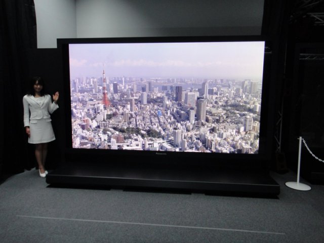 145-дюймовый телевизор с 8K-разрешением от Panasonic (6 фото + видео)