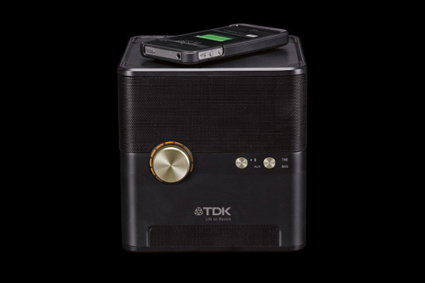 Аудиодок с беспроводной зарядкой от TDK (3 фото)