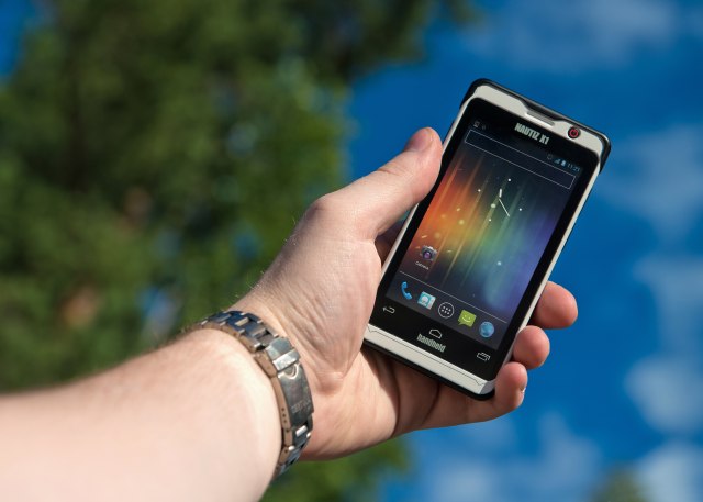 Handheld Nautiz X1 - самый крепкий смартфон в мире (8 фото)