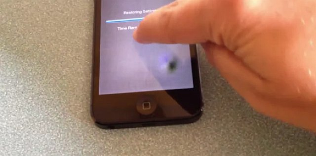 Проблемы с экраном iPhone 5 (3 видео)