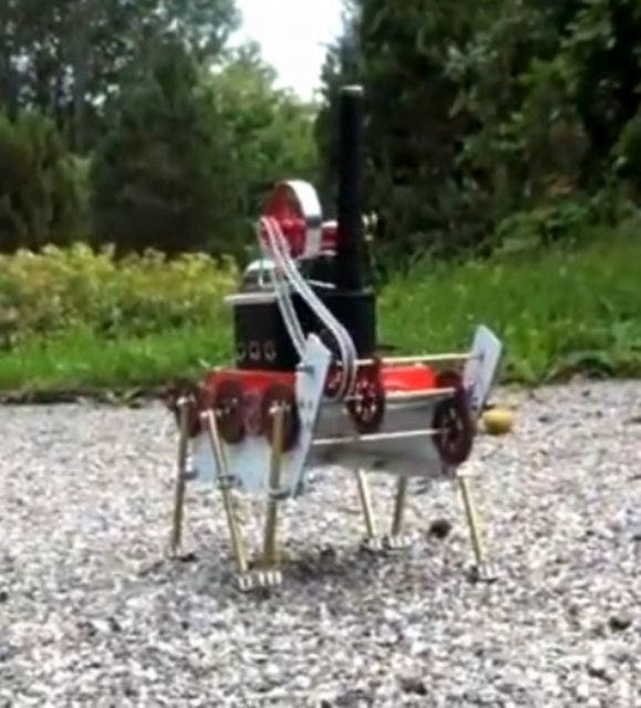 Шестиногий шагающий робот с паровым двигателем (видео)
