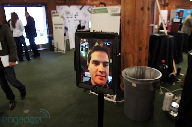 Робот телеприсутствия для iPad (7 фото + видео)