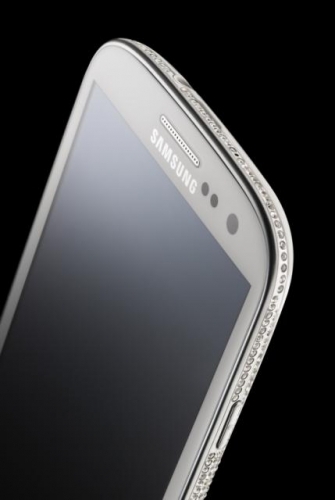 Galaxy S III Swarovski Edition стоимостью в $3400 (3 фото)