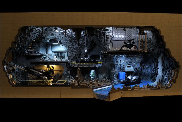 Пещера Бэтмена из конструктора Лего (12 фото)