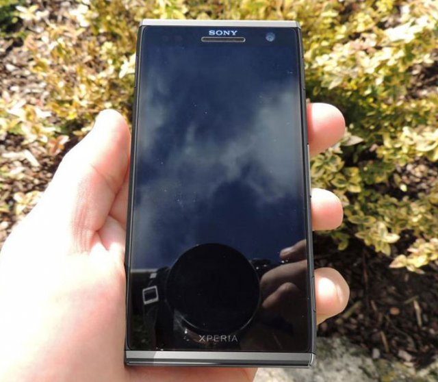 Sony Xperia C650X Odin - первое фото четырёхъядерного смартфона