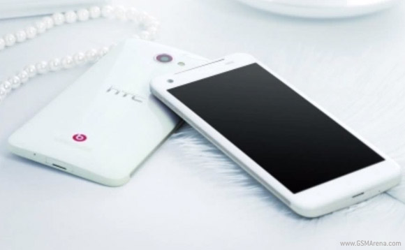 Опубликованы фотографии смартфона HTC Deluxe (5 фото)