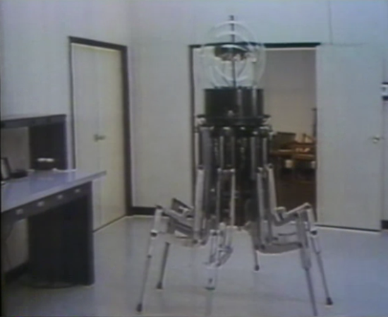 Шагающий робот из 80-х (видео)