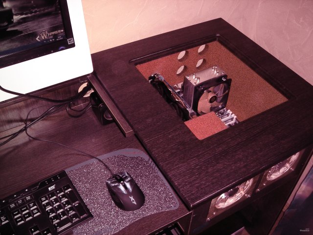 Компьютер в столе (19 фото)