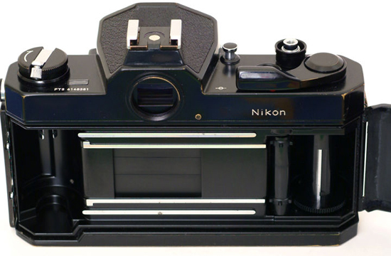 Nikon запатентовал цифровой адаптер для пленочных камер 