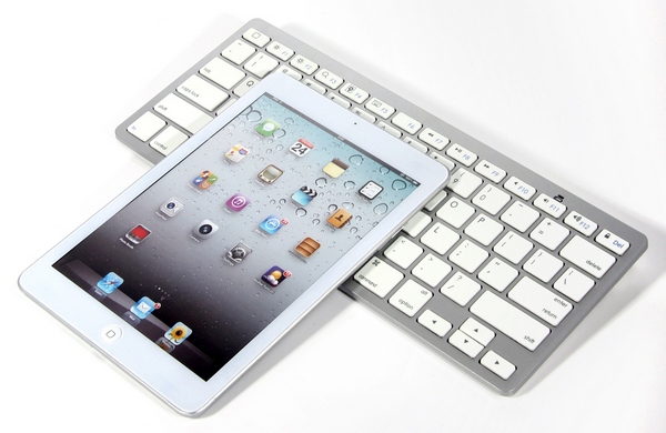 Bluetooth-клавиатура для яблочных гаджетов (6 фото)