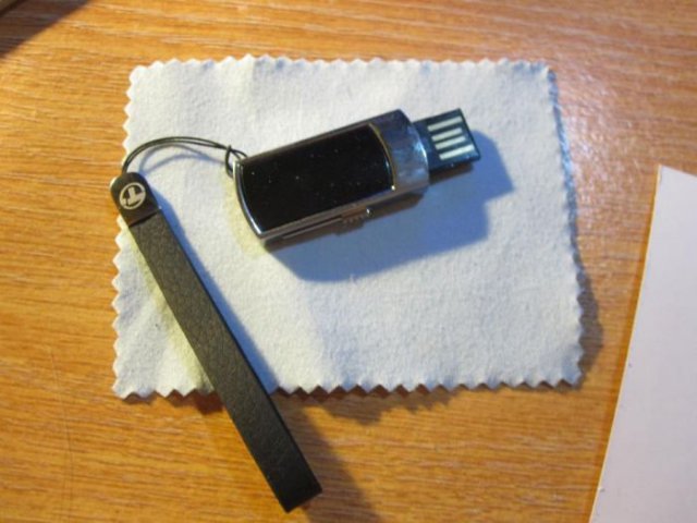 USB флешка в стиле "Чужого" (17 фото)