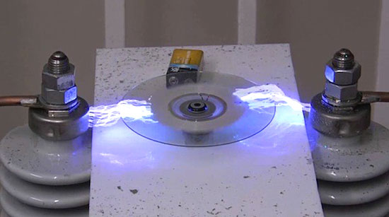 An interesting way to erase the optical disk (video)
