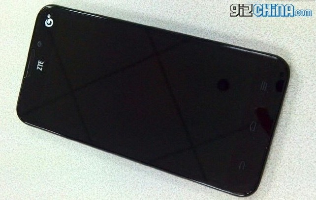 ZTE U956 - первые фото неанонсированного смартфона