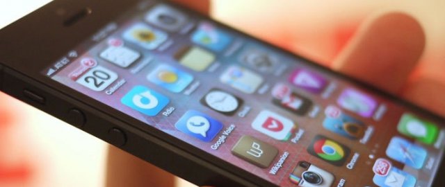 Apple сокращает заказы на дисплеи iPhone 5 из-за низкого спроса на смартфон