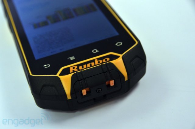 Runbo X1, X5 и X3 - "неубиваемые" гуглофоны и телефон (38 фото)