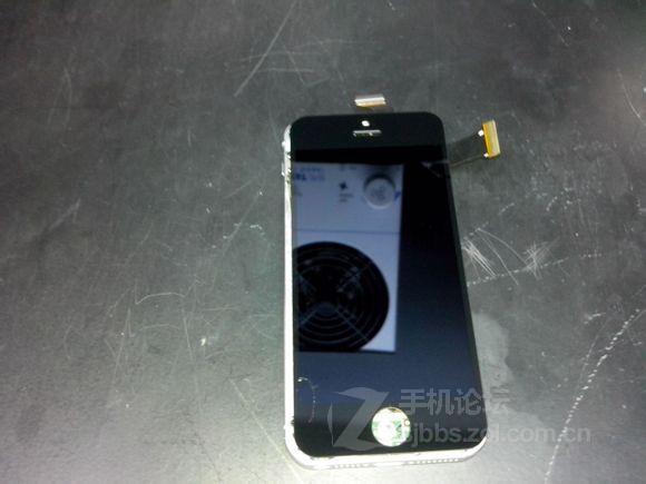 iPhone 5S - первые живые фотографии прямо с завода Foxconn (14 фото)