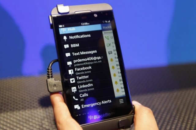 Новые смартфоны BlackBerry Z10 и Q10 (2 фото + 4 видео)
