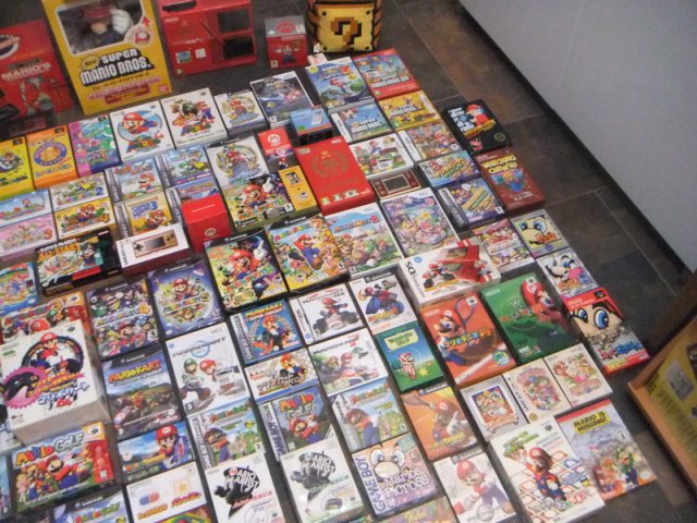 Коллекция игр и игровых приставок за $550000 (45 фото)