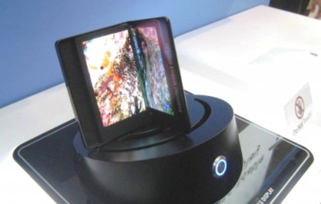 Samsung Galaxy Q - неанонсированный смартфон с двумя дисплеями (3 фото)