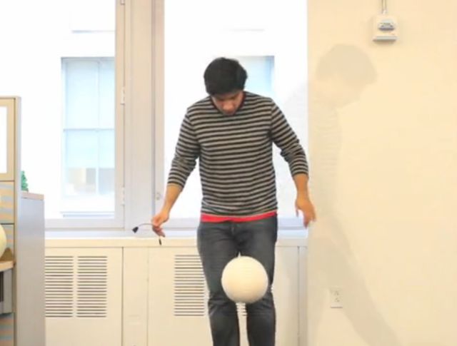 Футбольнй мяч с динамомашиной (видео)