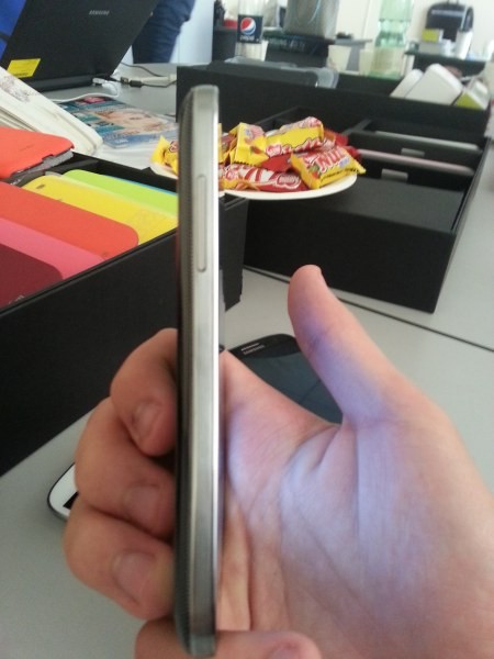 Samsung Galaxy S4 mini засветился на официальном сайте (6 фото)