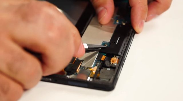 Разбираем планшет Sony Tablet Xperia Z (видео)