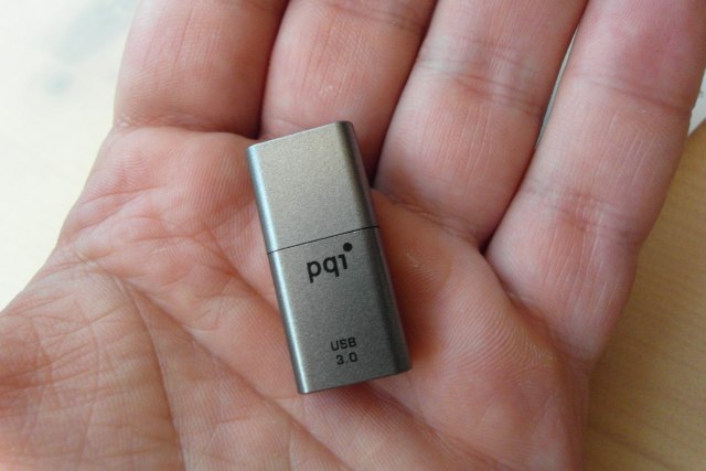 PQI Intelligent Drive U819V - маленькая, но быстрая USB-флэшка
