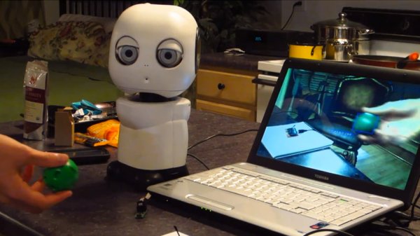 MAKI - эмоциональный робот из 3D-принтера (видео)