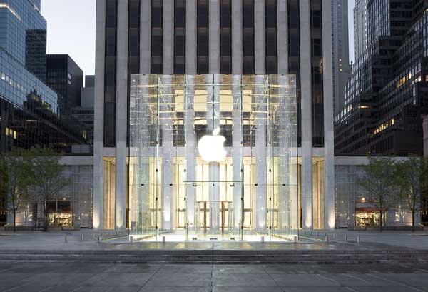 Падение Apple: за один день компания потеряла $22 миллиарда (3 фото)