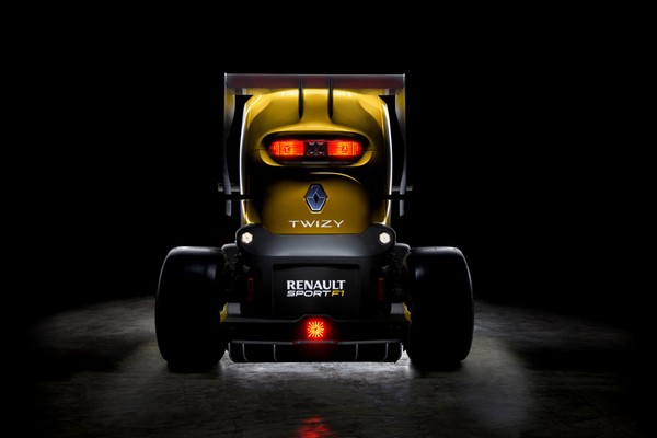 Renault Twizy Sport F1 – уличный электромобиль с технологиями из Формулы 1 (6 фото)