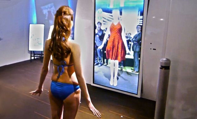 & quot; Magic mirror & quot;To try on clothes (video)