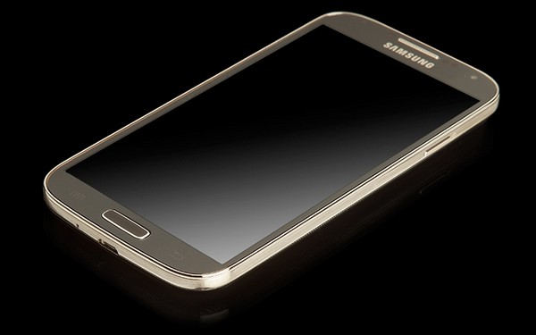 Эксклюзивный Samsung Galaxy S4 из золота и платины (5 фото)
