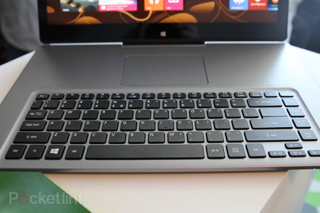 Acer Aspire R7 - гибрид ноутбука, планшета и моноблока (8 фото + 2 видео)