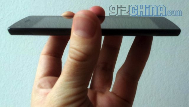 Китайцы показали самый тонкий смартфон - Umeox X5 (9 фото)