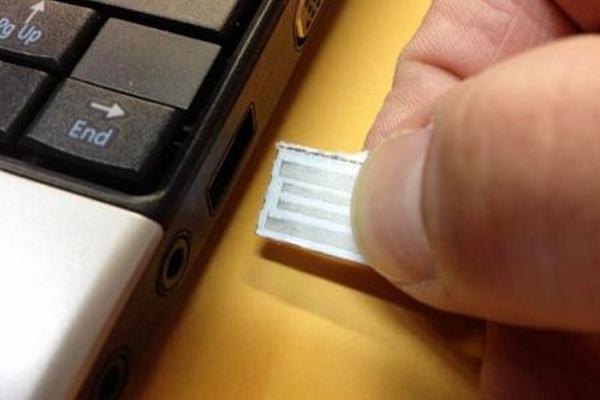 Бумажные USB-флешки Intellipaper (5 фото + видео)