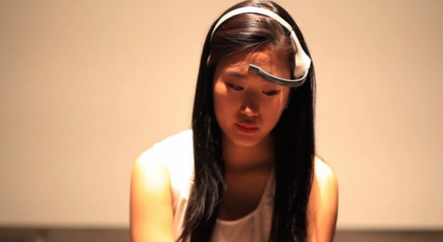 Креатив с гарнитурой EEG и водой (10 фото + видео)