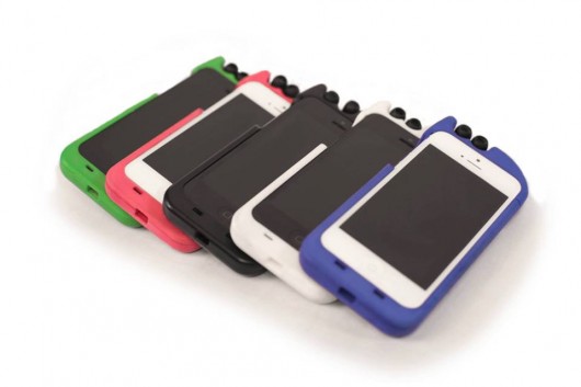 TurtleCell - чехол для iPhone с выдвижными наушниками