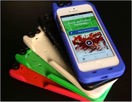 TurtleCell - чехол для iPhone с выдвижными наушниками