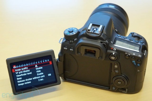 Canon EOS 70D - зеркальный фотоаппарат с Dual Pixel CMOS-сенсором