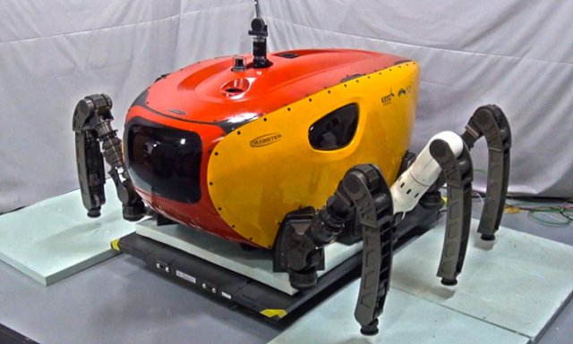 Подводный робот-краб (2 видео)