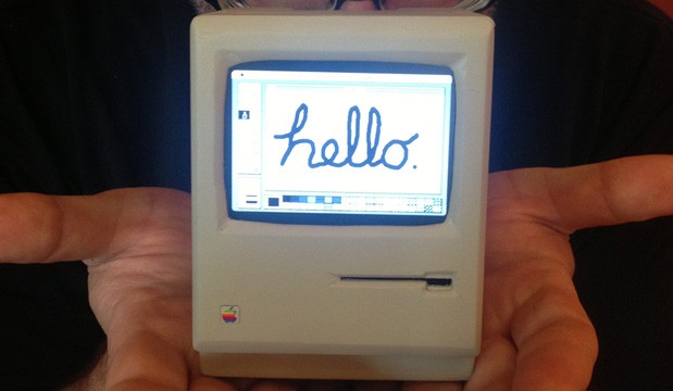 Миниатюрная действующая реплика классического Macintosh (видео)