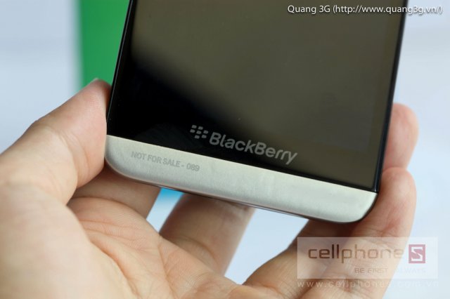 Большая утечка информации о BlackBerry Z30 (17 фото, видео)