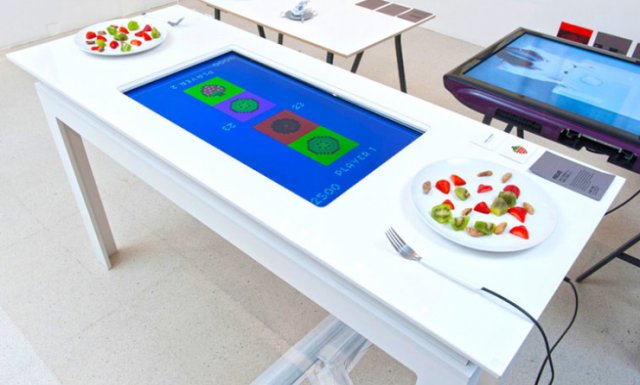 Pixelate - интерактивный стол для игр с едой