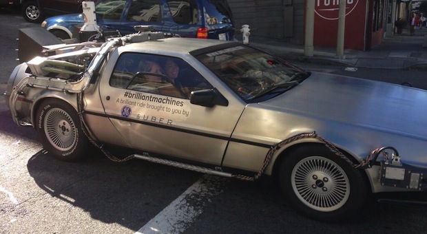 Жителей Сан Франциско прокатили на DeLorean