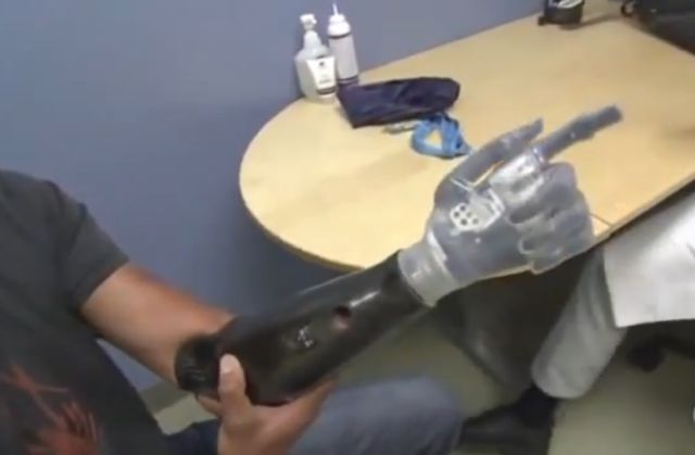 Бионическая рука для повара (видео)