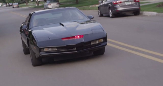 Настоящий автомобиль из "Рыцаря дорог" передвигается по улицам Детройта (2 фото + видео)
