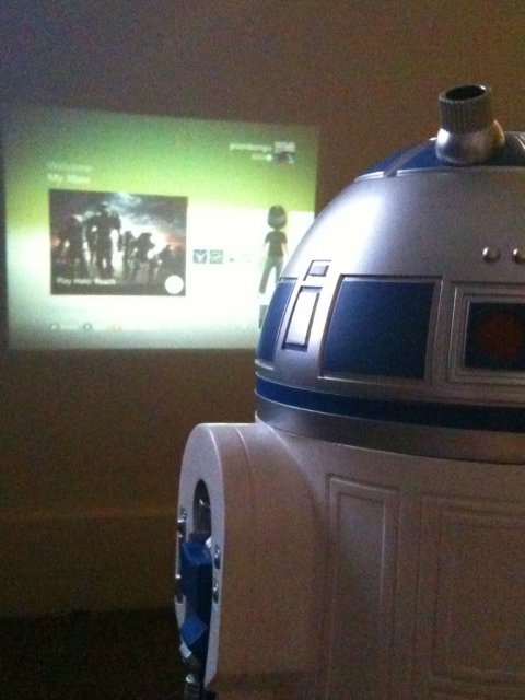 Комбинированная игровая система в корпусе R2-D2 (16 фото)