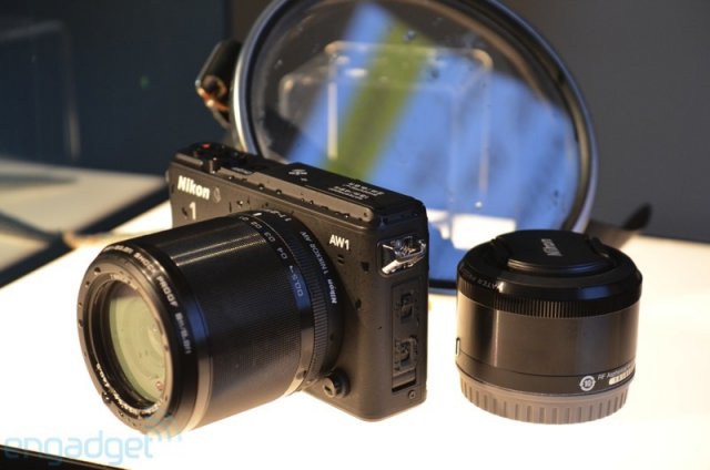 Nikon AW1 - водонепроницаемая камера со сменными объективами (8 фото + видео)