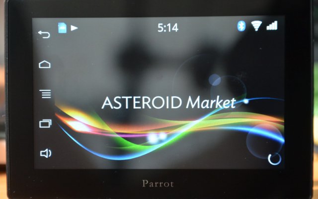 Parrot Asteroid Tablet - помощник автомобилиста