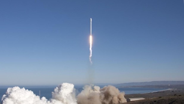 Falcon 9 удачно завершил свой первый тестовый полёт (видео)